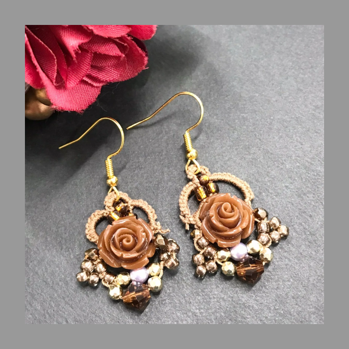 バラのイヤリング